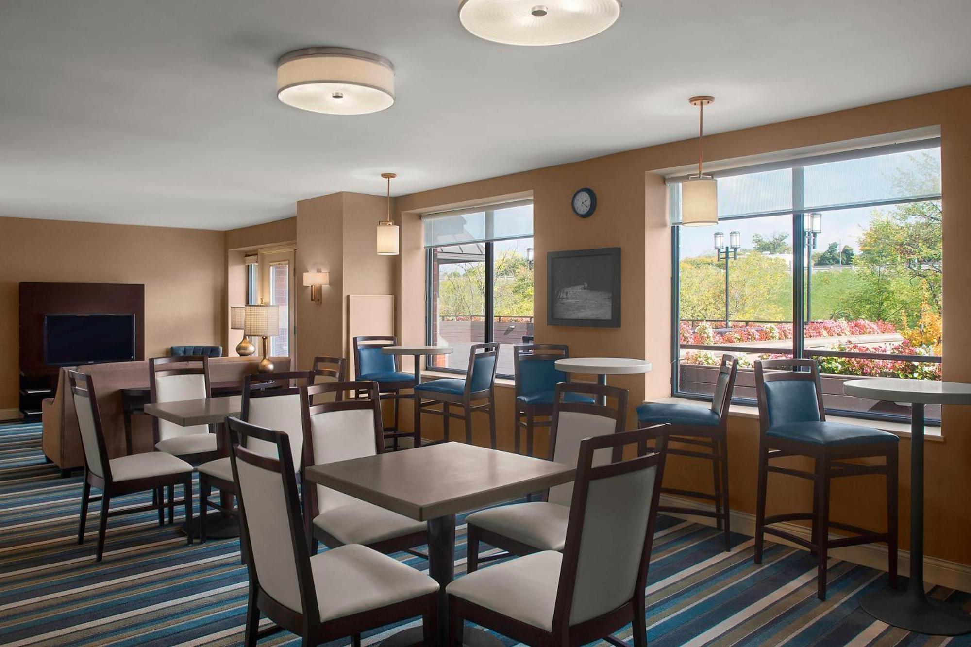 Sheraton Suites Akron Cuyahoga Falls Exterior foto